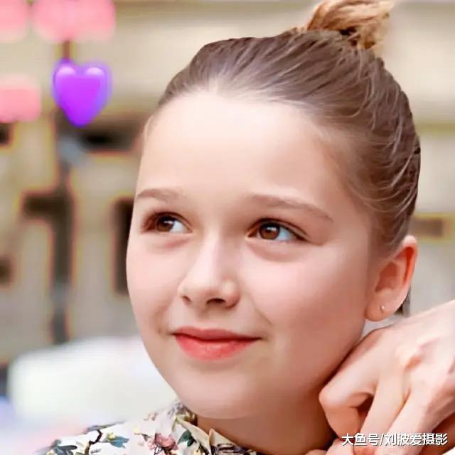 贝克汉姆家的小七长大了,看到哥哥的举动,网友:女友完全没地位