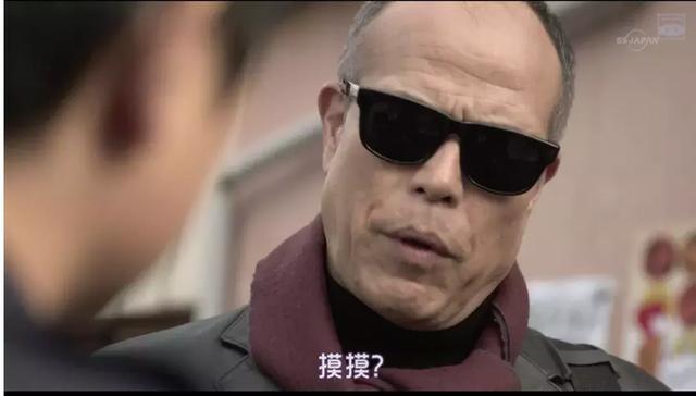 我虽然长得很凶，但我爱猫啊！