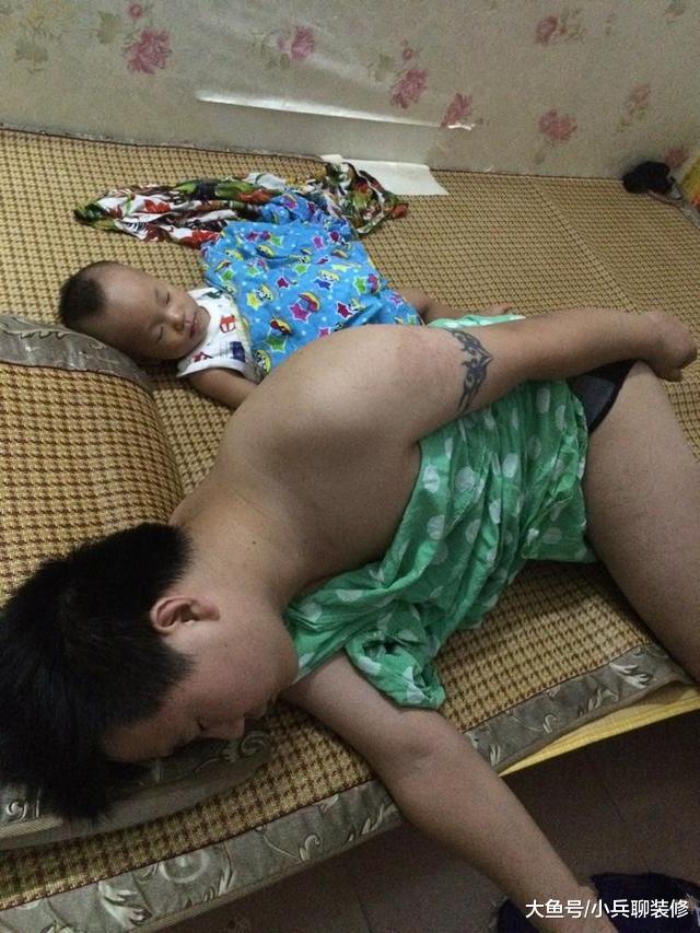 晒晒我在深圳的出租房，30平月租2500，床仅有1.2米，憋屈！