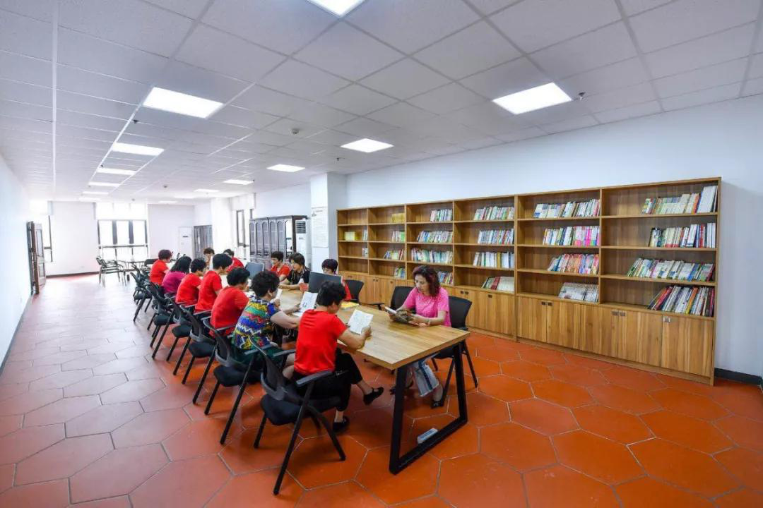 安踏集团6000万元捐建！晋江陈埭首个村级文化中心投用，践行“诚信感恩”企业信条！