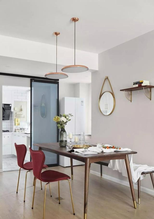 精致浪漫的北欧婚房设计，主卧的床头背景墙甚是好看！