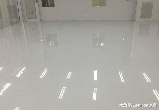 新房装修都流行做“水泥”地面，省钱又好看，不比贴瓷砖差