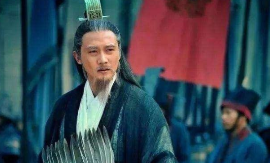 关羽、张飞多次违抗军令，诸葛亮都不责罚，为何马谡犯一次就斩首？