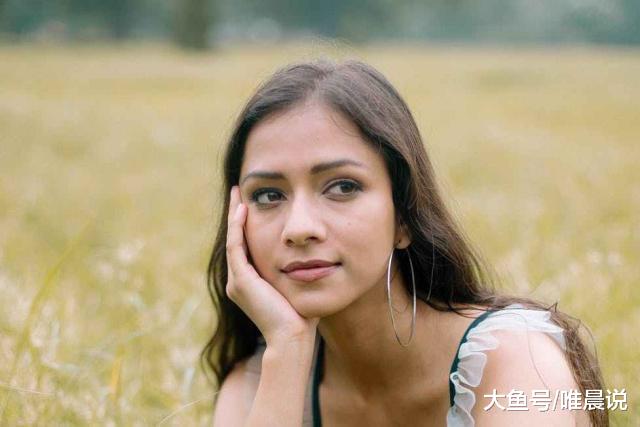 “你把婚前那套房卖了咱们再领证”“房子不卖，直接分手吧”