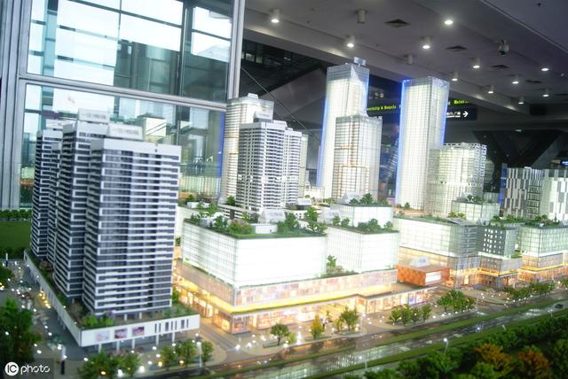 硬撑也不能“降价”曹德旺怒斥高房价：迟早亏本