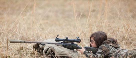 5岁萌妹子最爱的狙击神器, 雷明顿700堪称血腥杀戮