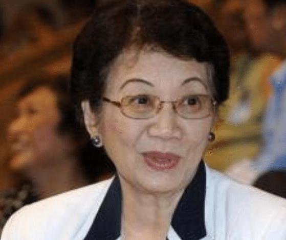 首位华人女总统，公开宣称自己是中国人，上台后首先把美军赶出国