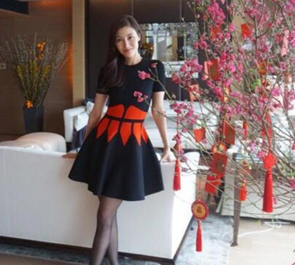 晒晒李嘉欣在香港的家，当年选择嫁入豪门，如今生活却很＂节俭＂