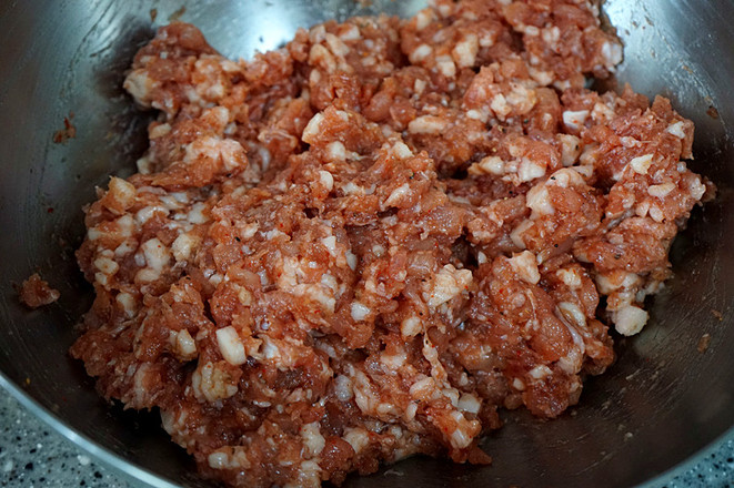 教你制作脆皮烤肠，外皮香脆，真材实料无添加，一次吃五根才过瘾