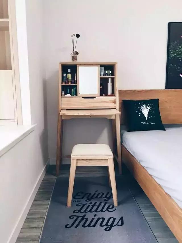 卧室床头一定要放床头柜？NO, 您还有这么多更好的方式可以选择！