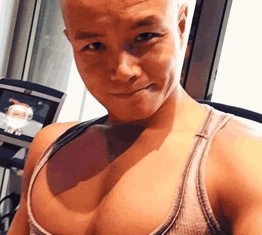 晒晒乐嘉现实的豪宅，家里连件像样的家具都没有，生活过得很节俭