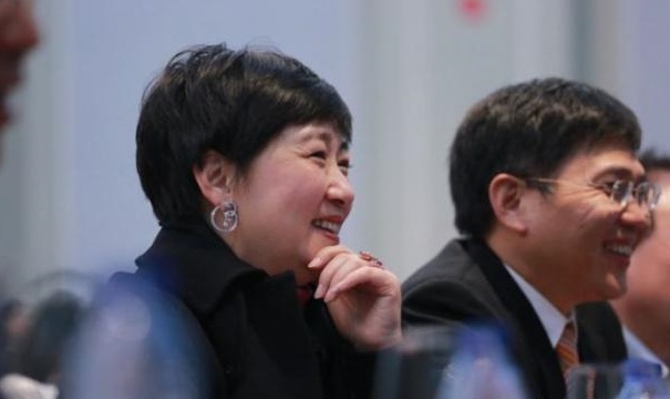 中国最有钱夫妻档，借15万打造2800亿帝国，因无人继承只能送人