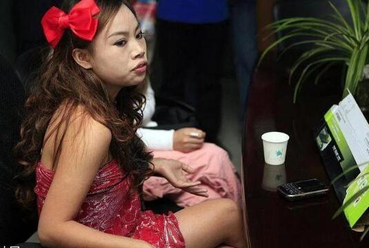 号称绝不整容的“凤姐”整容后堪比换头, 美得让人惊艳