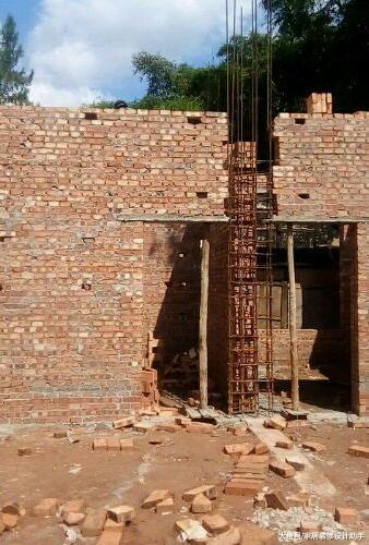 大山深处砸60万建房，完工后成全村最潮两层小别墅，赚足了面子