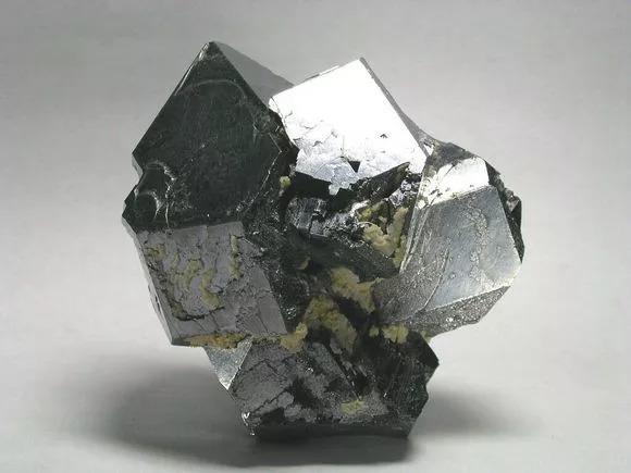 你知道世界上最纯的金属、最多的金属、熔点最高的金属都是什么吗