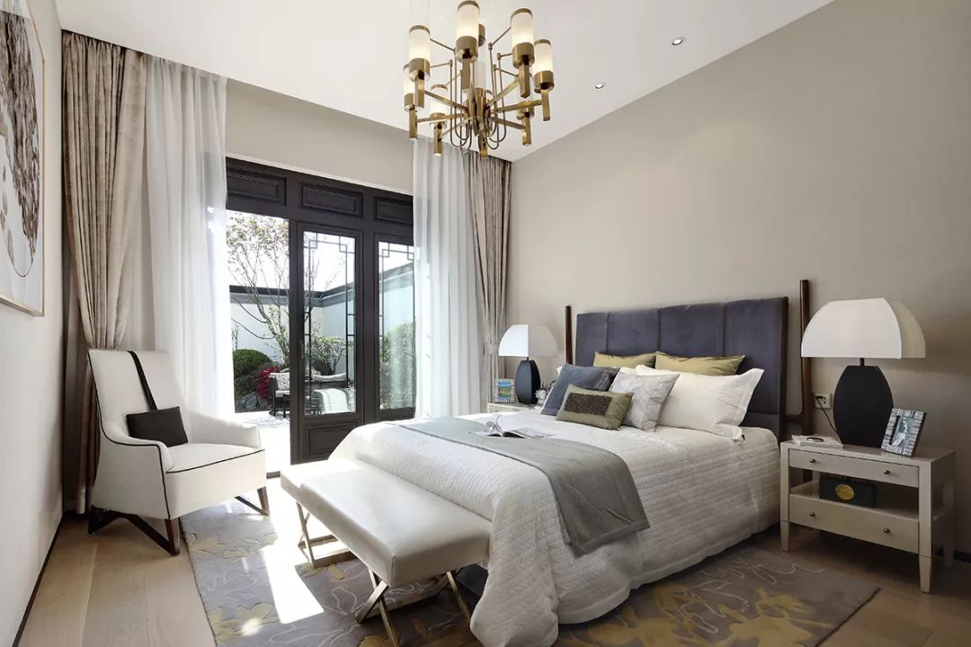 247㎡现代轻奢，素色+圆弧线条，档次优雅！