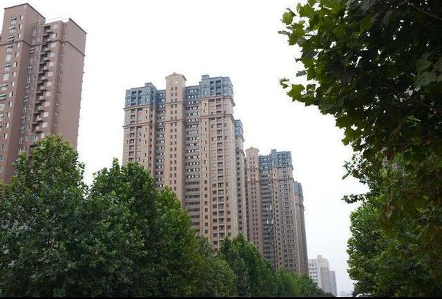 专家鼓吹“房地产才能救中国, 中国房价并不高”, 其背后是何用意