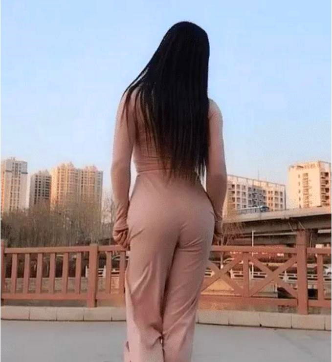 连体裤辣妈背影杀