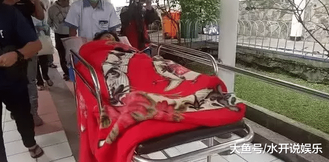 女子遭海浪卷走下落不明，一年半后竟穿同样衣物出现在失踪点