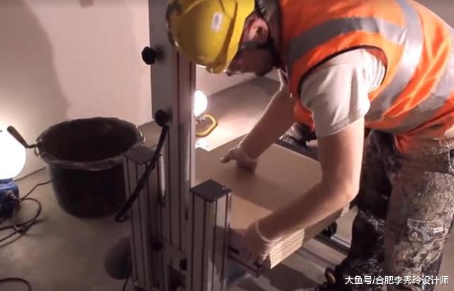 国外瓦匠真会偷懒，铺瓷砖都要用机器！1小时铺60㎡，国内瓦工不服！