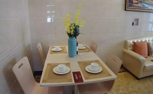 上海房價已經跌了，去年320萬舍不得賣，今年220萬沒人要