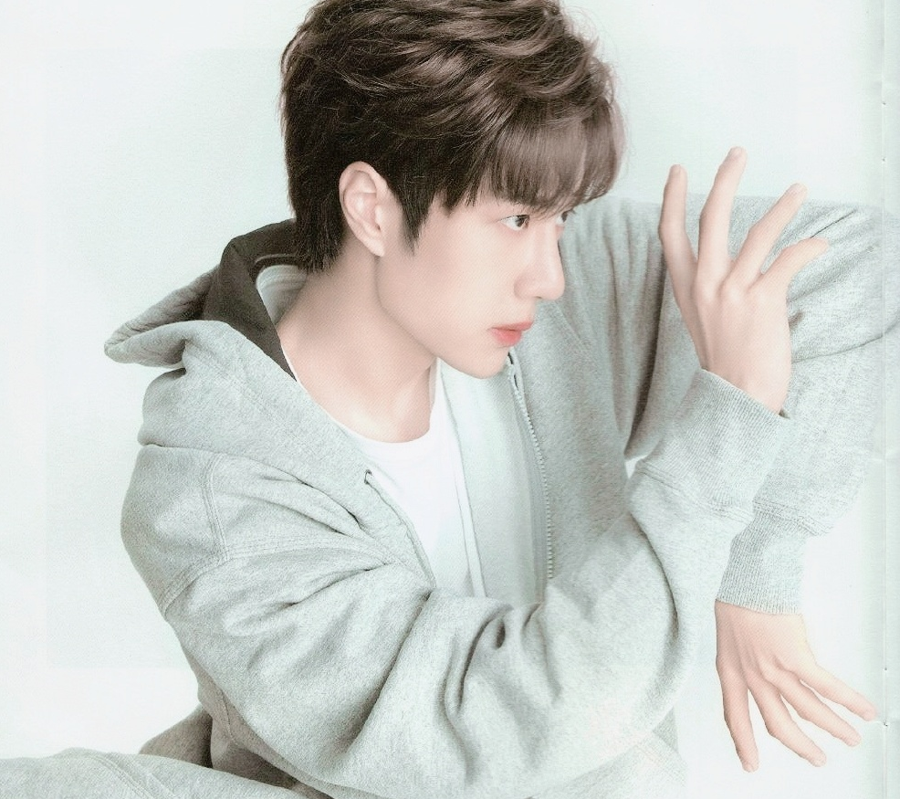 王一博被吓到头皮发麻咬拳头，直言心脏疼，大张伟露出破绽救了他