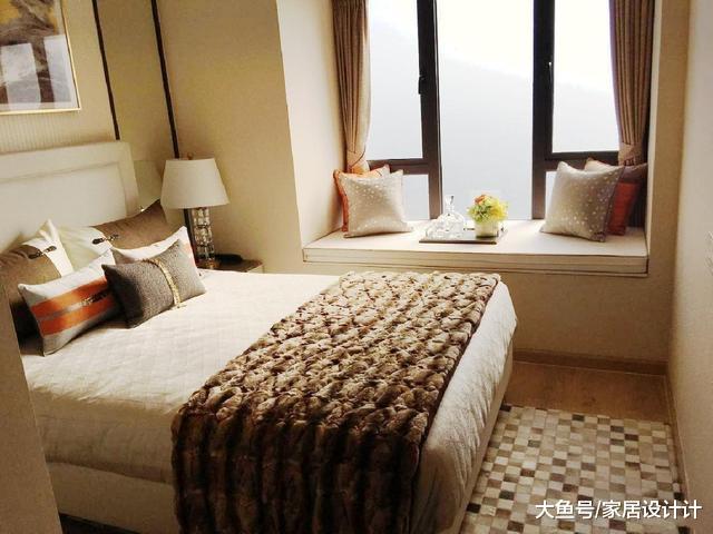 媳妇看上了样板房，85平米小三居，价格比毛坯贵了13万，要买吗？