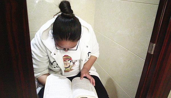 女人下半身臃肿，腿看起来很粗？多半和三个原因有关，要多注意