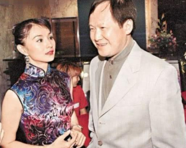 她是最美的打星, 嫁给百亿富豪后出轨儿子, 被捉后却说出这样的话