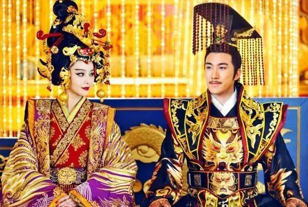 很多人为了皇帝这个位置争破头皮，但是有一个人却让给了自己弟弟