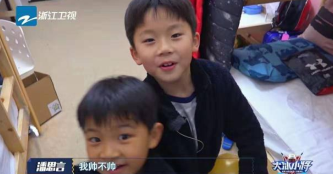 孩子们想用《小黄人》做队歌？看到易烊千玺选的歌，大家心服口服