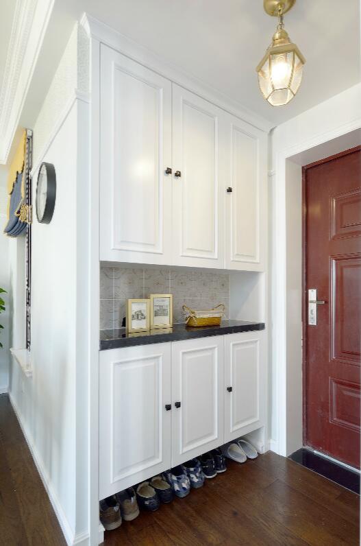 玄关别做鞋柜了，太浪费！这么设计才实用，再买100双鞋都能装下