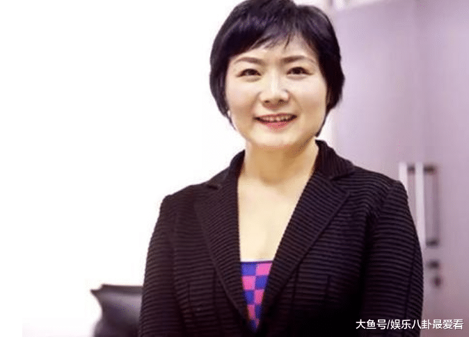 地产界比王健林还富的女人，离婚后直接送前夫200亿，她的现状如何？