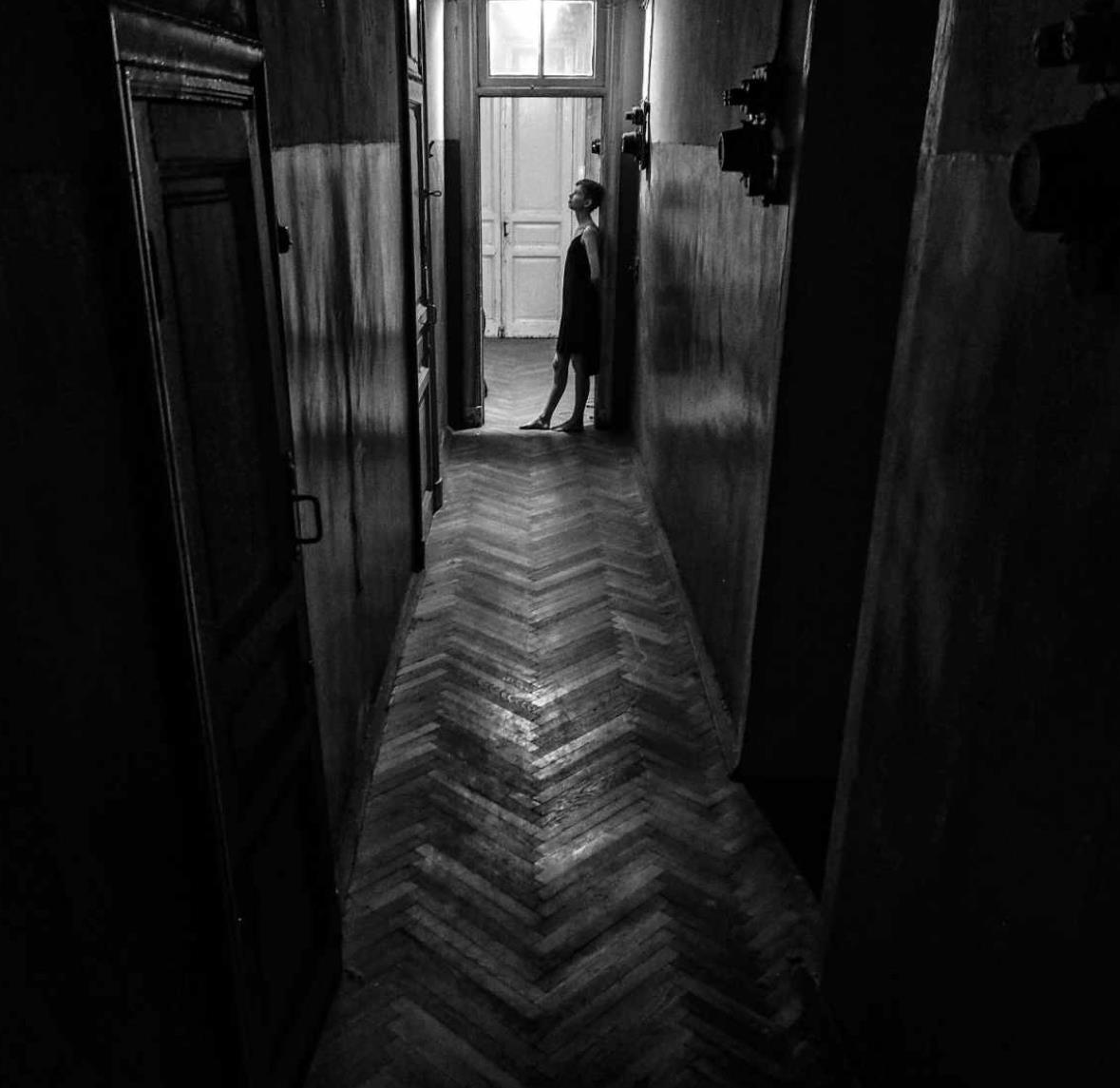 人像摄影没思路？跟俄罗斯摄影师学，你也能拍出忧郁情绪风！