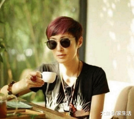 晒晒张敏如今住的房子：生活朴素装修简单，赚的钱都去哪儿了？