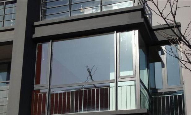 封阳台用铝合金和断桥铝哪种好？良心师傅做了对比，别再选错啦