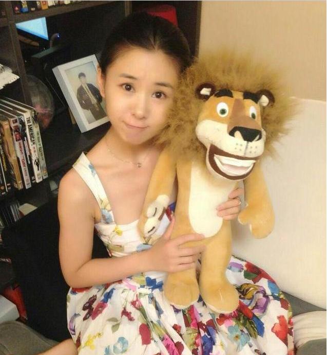 参观李小萌住的豪宅，嫁入豪门后住六千万别墅，引得全网女生羡慕