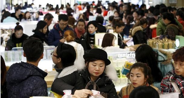 曾经的“国货护肤品”闻名于世，如今跌下神坛，日本人奉为宝成箱买