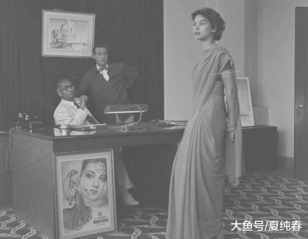 1951年珍贵印度导演面试女演员老照片, 想不到印度这么面试演员