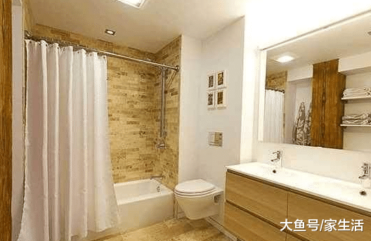 越来越多人卫生间不装淋浴房了，花个几千块，还不如这样设计