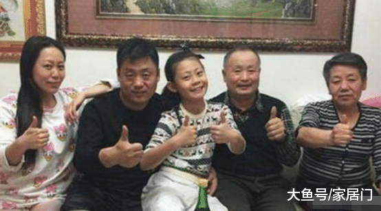 晒晒宋晓峰住的豪宅，内部装修很普通，生活中很低调