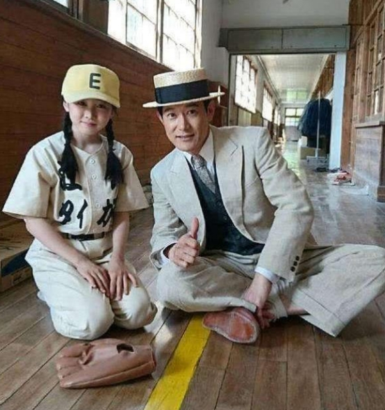 因为他常年演鬼子，回国被爆打，一怒之下让女儿加入中国国籍