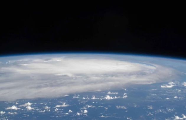 如果太阳突然消失，地球会发生什么变化？人类是否还能继续生存？