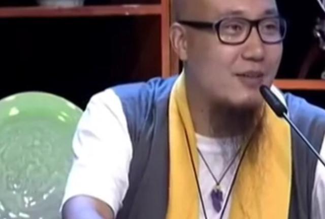 女子带来一幅画，让鉴宝现场变成拍卖现场，三位店主出价竞争