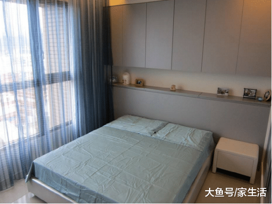 卧室床头柜万万别这样摆放，师傅一看就摇头：快点去改正吧