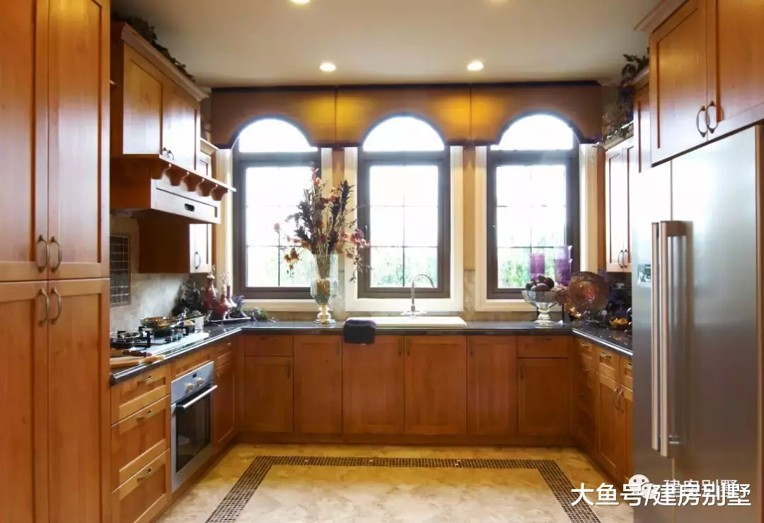 12.4×13.4米农村别墅，客厅挑空设计，主体造价35万