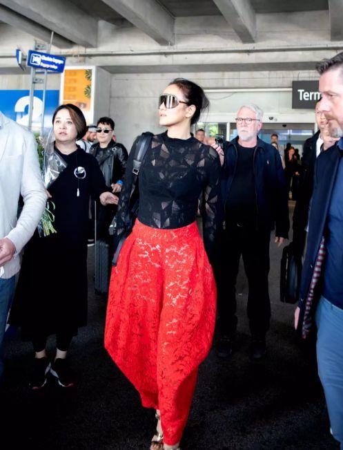 造型辣眼驱逐出场，戛纳红毯上谁是最雷最尬的中国女星？