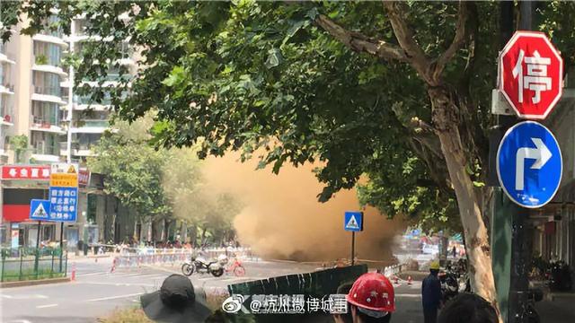 什么情况？！深圳单身公寓楼倒塌，结果坐地涨价疯抢？