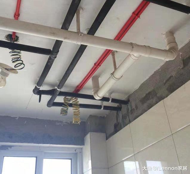 水电改造走地和走顶哪个好？过来人给你答案，照着装少走弯路