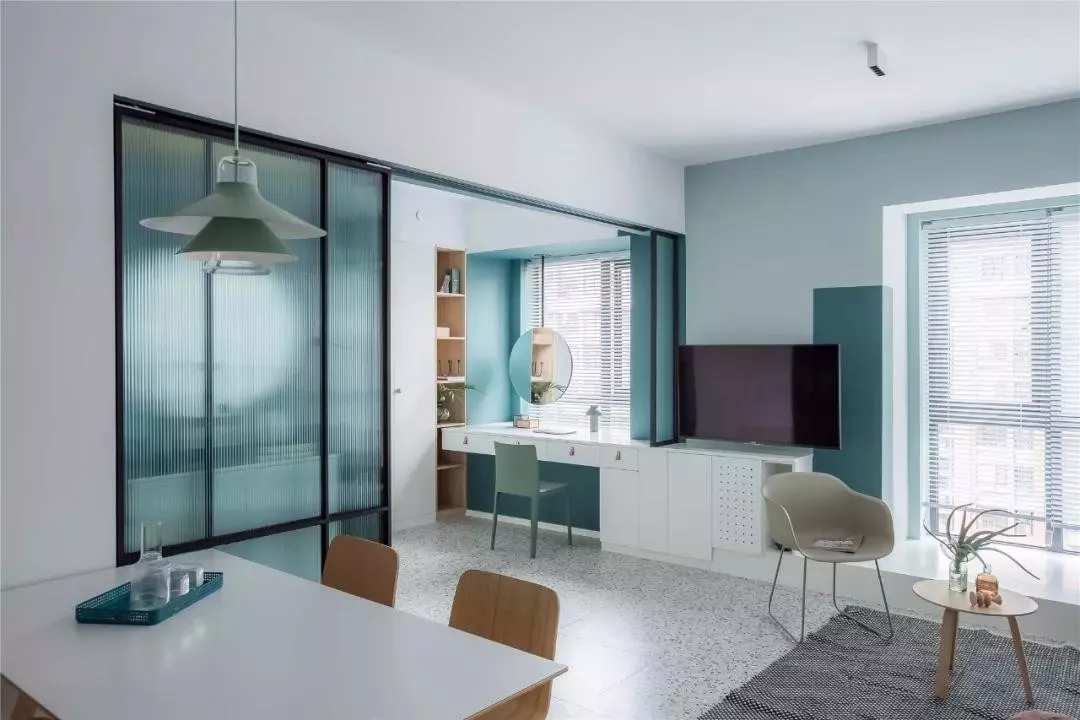 家还没见过这样的蓝色装，年轻时尚，又耐看，有层次感！